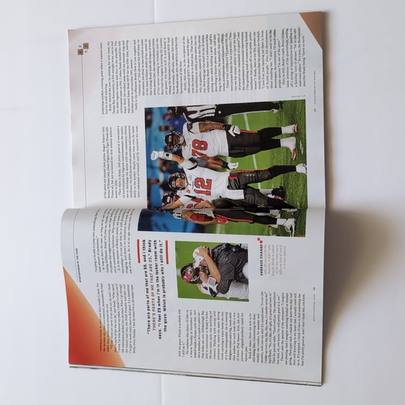 Tom Brady Cover Sports Illustrated Magazines (2002-2021), Set of 14 - Picture 8 of 9